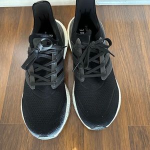 Black Adidas Ultra Boost, like new size 9 men